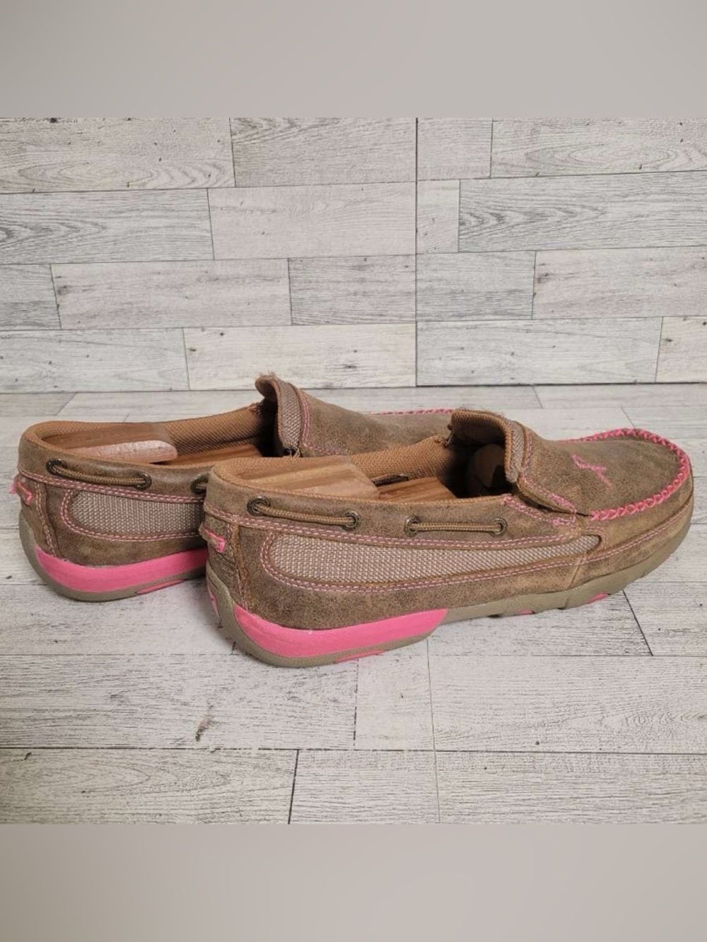 Women’s Twisted X Pink Ribbon Brown Leather Mocs Slip on Boat Shoes Size 10 - Picture 5 of 9